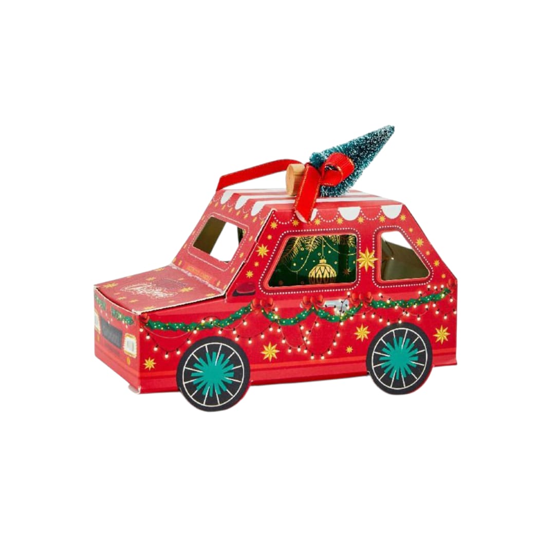 Macchina con candela grande